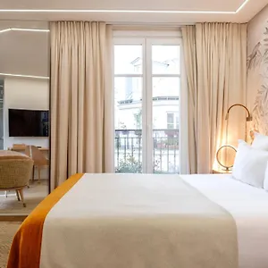 **** Hotel Grand Saint Michel Francja